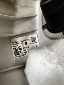 OSŁONA POSZYCIE SŁUPKA B ŚRODKOWEGO PRAWE PORSCHE CAYENNE COUPE 9Y3 9Y0