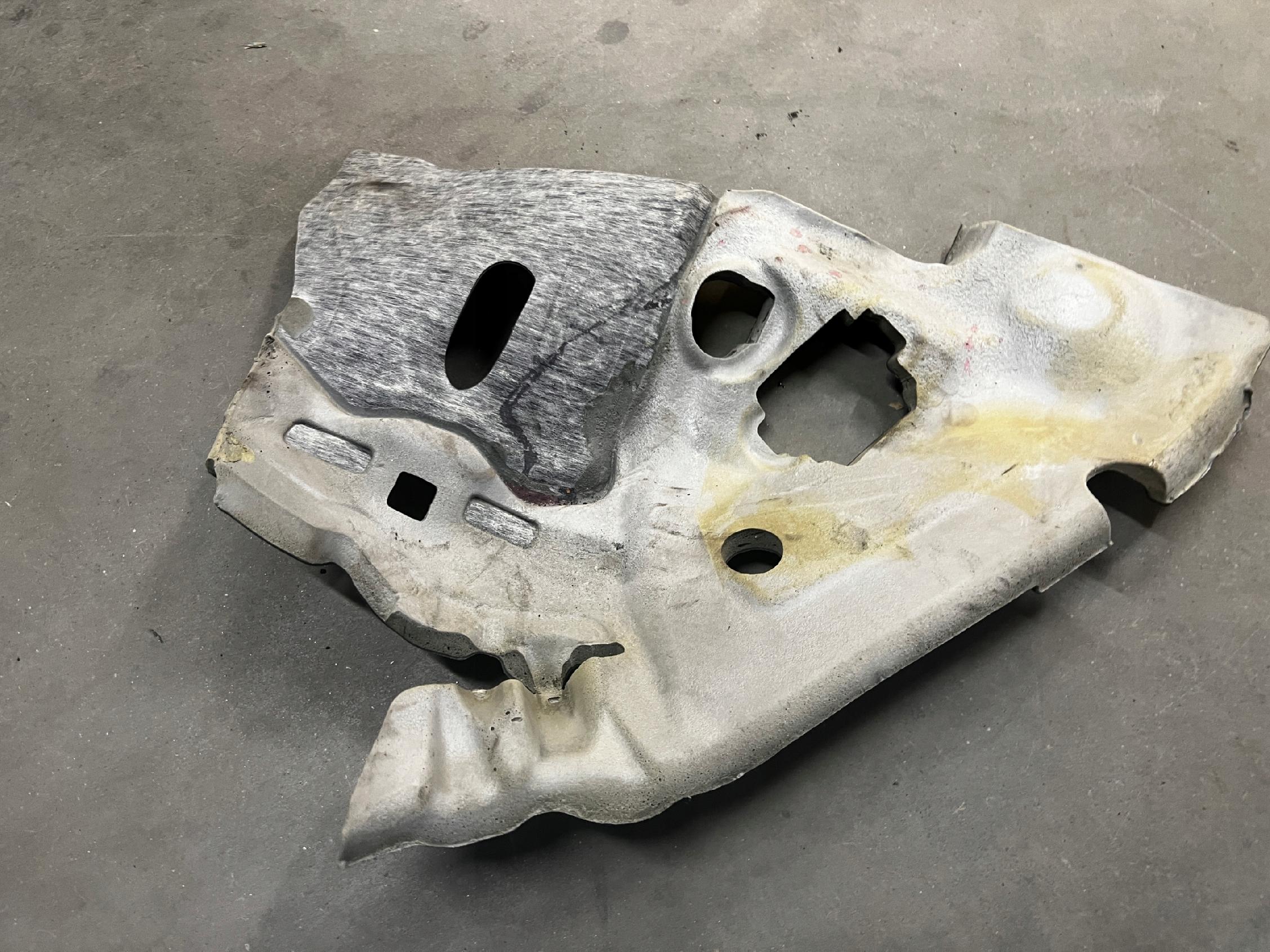 WYGŁUSZENIE NADKOLA BŁOTNIKA TYŁ PRAWY PORSCHE MACAN 95B