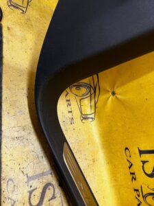 PLASTIK OSŁONA PROGU SŁUPKA A PRZEDNIA PRAWA PORSCHE CAYENNE II 7P5 GTS