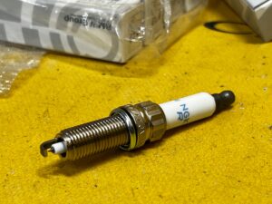 ŚWIECA ZAPŁONOWA N14 MINI R55 R56 R57 R58 R59 NOWA OEM