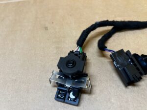 CZUJNIK DESZCZU TEMPERATURY WIĄZKA INSTALACJA FORD KUGA MK3 LIFT