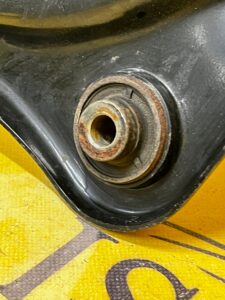 PRAWY PRZÓD WAHACZ SWORZEŃ NISSAN LEAF ZE0 I NOWY