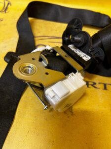 PAS BEZPIECZEŃSTWA PRAWY PRZÓD BMW 2 F22 7265810