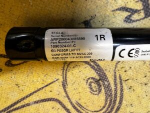 NIEWYSTRZELONY PAS BEZPIECZEŃSTWA PRZÓD PRAWY TESLA MODEL 3 PRZEDLIFT