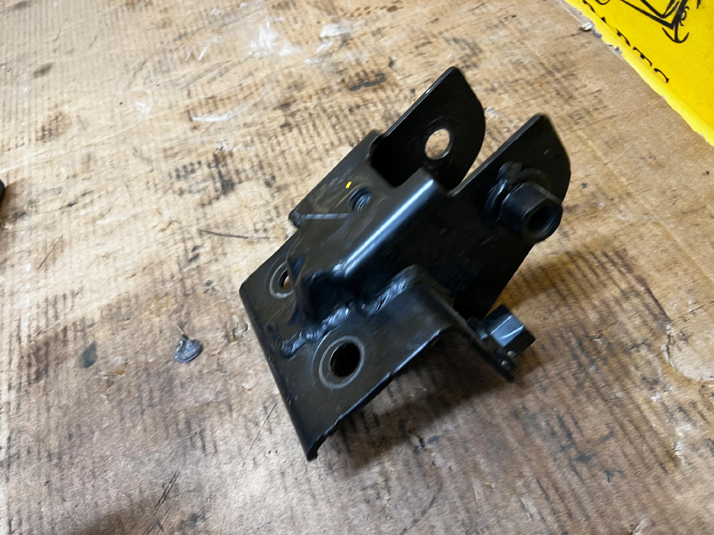 WSPORNIK MOCOWANIE DYFERENCJAŁU PRZÓD FORD BRONCO 21-