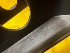 OSŁONA ZAŚLEPKA ZAMKA ZAWIASU FOTELA TYŁ MERCEDES GL X166