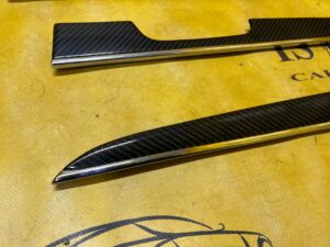 KPL DEKORY LISTWY LISTWA BOCZKA DRZWI JEEP GRAND CHEROKEE WK2 SRT CARBON