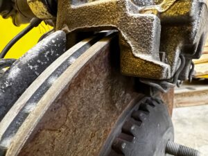 ZWROTNICA PIASTA ZACISK TYŁ TYLNA PRAWY PRAWA RANGE ROVER EVOQUE II L551