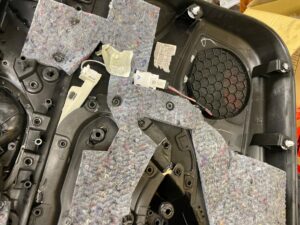 BOCZEK TAPICERKA DRZWI PRAWY PRZÓD RENAULT MEGANE IV