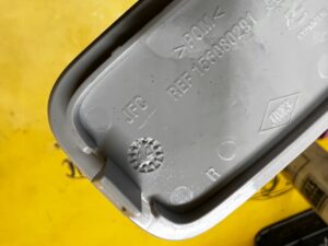 ZAŚLEPKA POSZYCIA OSŁONY OBUDOWY SŁUPKA PRZÓD A PRAWY RENAULT ESPACE V