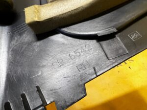 PODSZYBIE OSŁONA KRATKA PODSZYBIA PRAWE PRAWA MERCEDES GLS X166