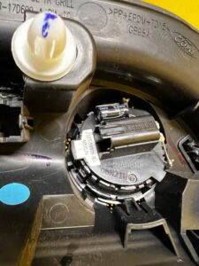 OSŁONA GŁOŚNIKA LUSTERKA GŁOŚNIK PRZÓD LEWA LEWY FORD RANGER MK5 V WILDTRAK