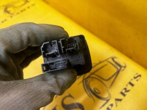 PODWÓJNE GNIAZDO USB PORT ŁADOWARKA FORD BRONCO 21-