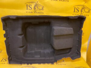 WYGŁUSZENIE TAPICERKA BAGAŻNIKA MERCEDES W257