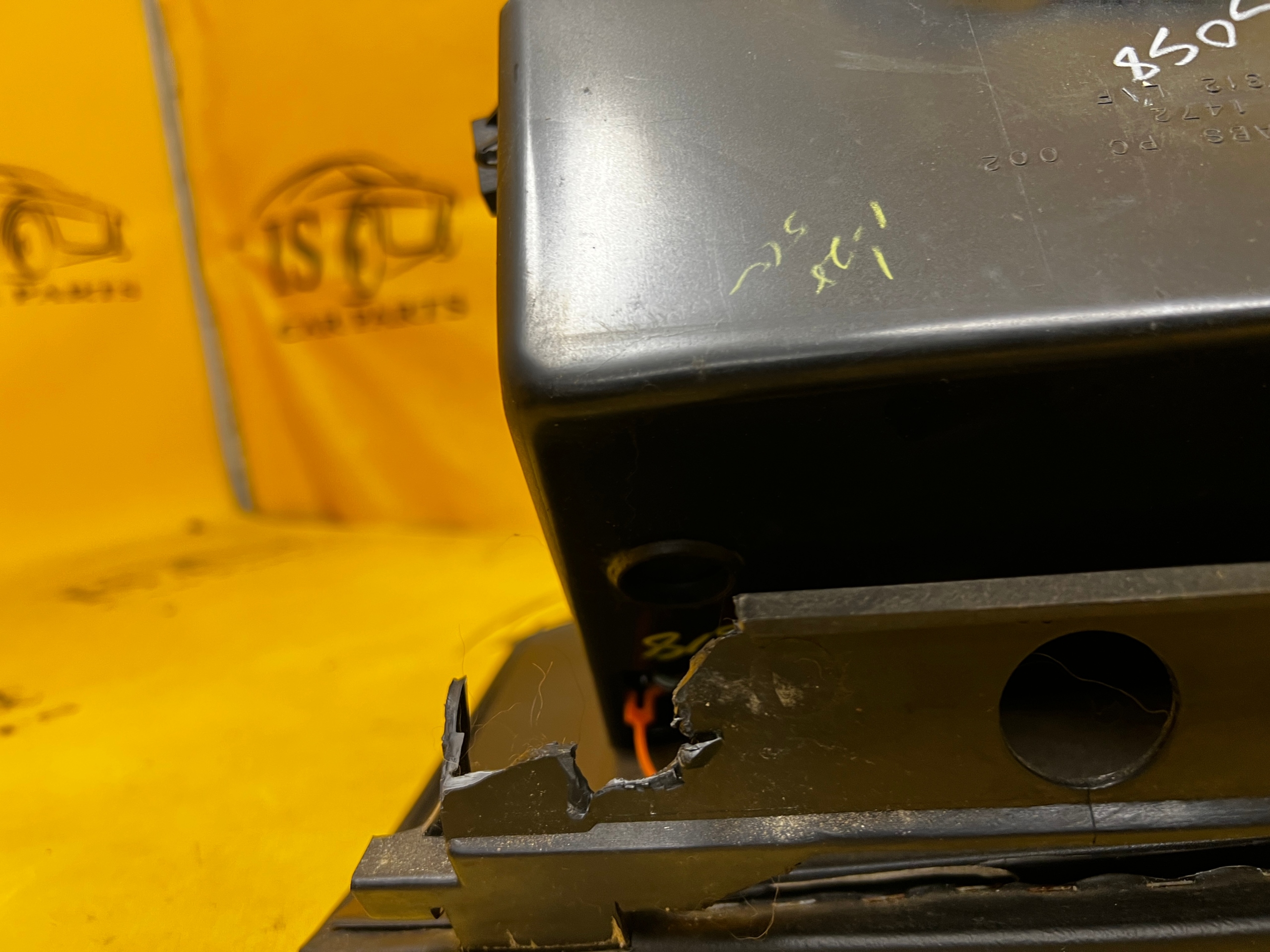 SCHOWEK PASAŻERA DESKI KONSOLI PRAWY CHEVROLET CORVETTE C5 97-04