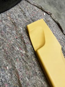 POSZYCIE OSŁONA OBUDOWA SŁUPKA ŚRODKOWEGO B PRAWY PORSCHE MACAN 95B