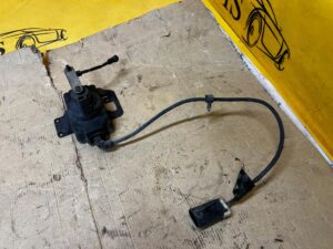 CZUJNIK POZIOMOWANIA LAMP PRZÓD LEWY CHEVROLET CORVETTE C5 97-04