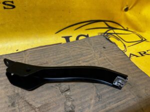 WSPORNIK MOCOWANIE DESKI ROZDZIELCZEJ KONSOLI AUDI A8 D4 4H