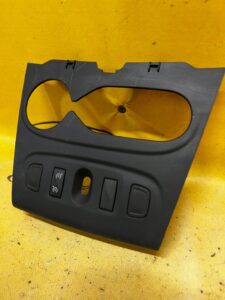 LISTWA RAMKA DESKI KONSOLI DACIA SANDERO II