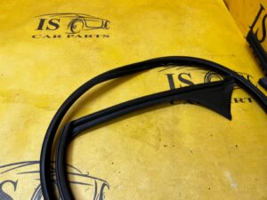 USZCZELKA DRZWI SZYB KAROSERII GÓRNA LEWA MERCEDES CLS W218 SHOOTING BRAKE