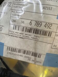 CZUJNIK ZUŻYCIA KLOCKÓW HAMULCOWYCH PRZÓD LEWY BMW 5 E60 6 E63 NOWY OEM
