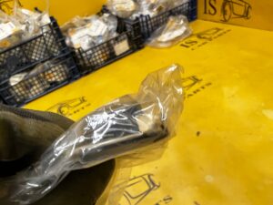 POKRYWKA OSŁONA HAKA DRZWI PRZÓD BMW 3 E46 SEDAN TOURING 6 E63 E64 NOWA OEM