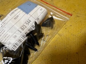 10 X ZACZEP KLAMRA MOCOWANIE BMW NOWE OEM