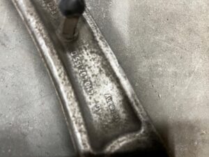 ZWROTNICA LEWY PRZÓD PIASTA WAHACZ AUDI SQ7 Q7 4M