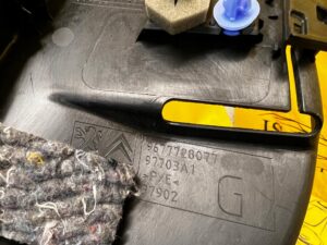 OSŁONA SŁUPKA LEWA CITROEN C4 GRAND PICASSO II