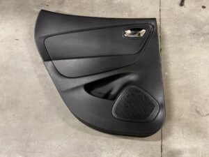 BOCZEK TAPICERKA DRZWI LEWY TYŁ RENAULT CAPTUR I PRZEDLIFT