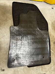 KOMPLET DYWANIKI WYCIERACZKI GUMOWE ORYGINALNE DACIA SANDERO III