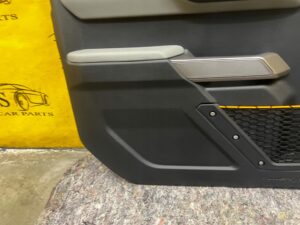 TAPICERKA BOCZEK DRZWI PRZÓD LEWY 4 DRZWI FORD BRONCO 21-