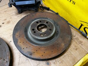 KOMPLET TARCZE ZACISKI KLOCKI HAMULCOWE PRZÓD MERCEDES GL X166 4.7 V8