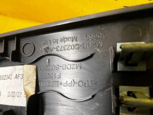 POSZYCIE OSŁONA OBUDOWA SŁUPKA PRZÓD A LEWY FORD BRONCO 21-