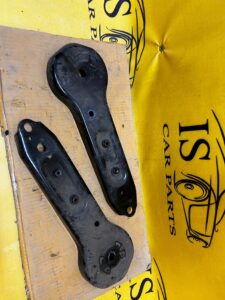 ŁAPA MOCOWANIE WSPORNIK LR DISCOVERY V L550 RR EVOQUE II L551