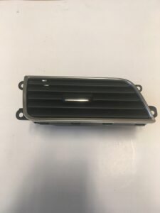 KRATKA NAWIEWU POWIETRZA AUDI A8 D4 4H1820902A