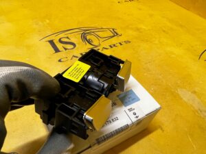 ZAMKNIĘCIE ZAMEK PODŁOKIETNIKA TUNELU ŚRODKOWEGO BMW 7 F01 F02 F04 NOWY OEM