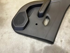 BOCZEK TAPICERKA DRZWI LEWY TYŁ DACIA SANDERO III 2023R