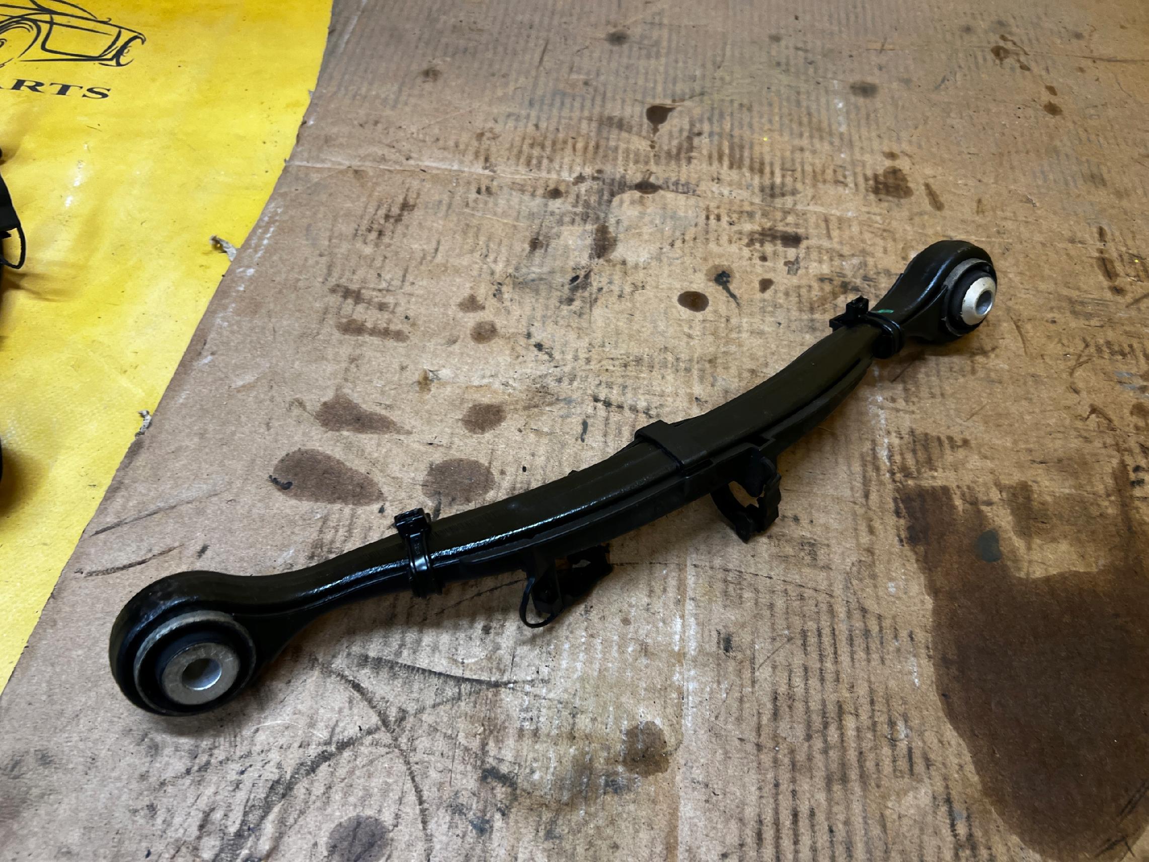 WAHACZ TYŁ TYLNY LEWY MERCEDES GL X166