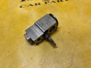 ZAWÓR ROZPRĘŻNY KLIMATYZACJI BMW 5 G30 6 G32 7 G11 8 G15 X5 G05 X6 G06