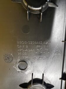 POSZYCIE OSŁONA OBUDOWA SŁUPKA C TYŁ PRAWY 4 DRZWI FORD BRONCO 21-