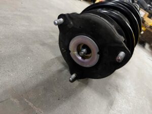 NOWA NOGA ZWROTNICA AMORTYZATOR MCPHERSON PRZÓD LEWY KIA SORENTO III CRDI