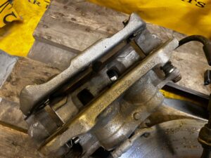 KPL TARCZE HAMULCOWE ZACISKI PRZÓD FORD EXPLORER VI MK6 3.0 V6 PHEV HYBRID