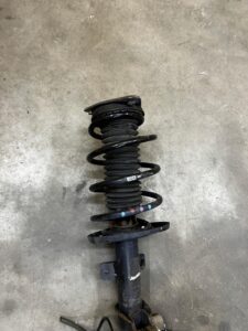 ZWROTNICA AMORTYZATOR PRZÓD PRAWY CITROEN DS7 CROSSBACK X74 2.0 BLUE HDI