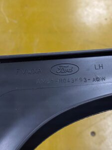 LEWA OSŁONA DESKI DOLNA KIEROWCY FORD KUGA MK2