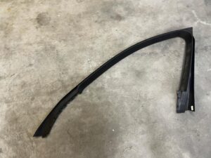 LISTWA RAMKA SZYBY DRZWI PRZÓD LEWA LEWY BMW 7 F01 F02 F04