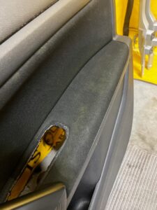 BOCZEK TAPICERKA DRZWI PRZÓD PRAWY PRAWA PEUGEOT 308 II T9 EU