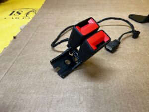 ZAPINKA PASÓW KANAPY TYŁ FORD FIESTA MK8