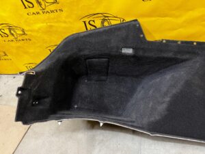 BOCZEK TAPICERKA BAGAŻNIKA LEWY TYŁ VW ARTEON