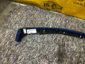 LISTWA PASA ZDERZAKA PRZÓD FORD BRONCO 21- VELOCITY BLUE PEARL METALIC